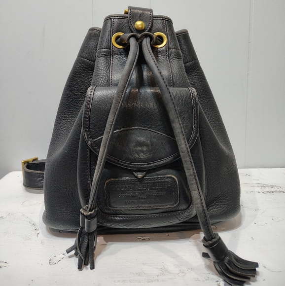 Vintage Dooney & Bourke Black Leather Drawstring Bucket Backpack Convertible Bag - Picture 16 of 16